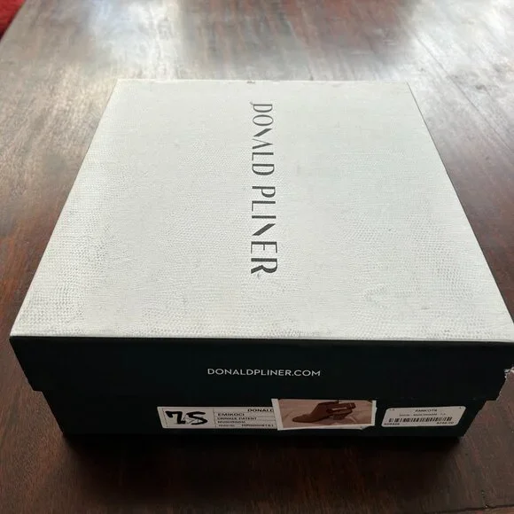 Donald Pliner Emiko crinkle patent leather sandal, 7.5, Never worn - Picture 7 of 14